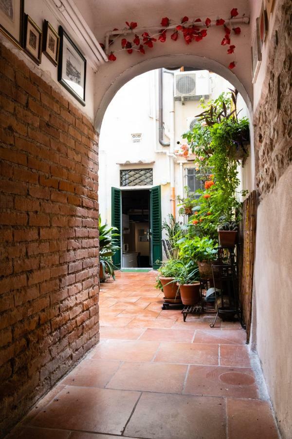 Il nido - Cozy studio apartment in Santa Croce Florencia Exterior foto