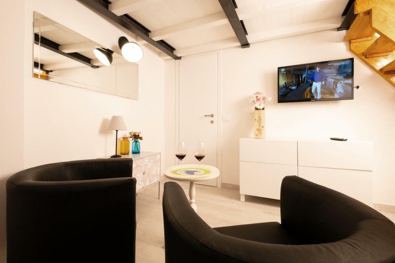 Il nido - Cozy studio apartment in Santa Croce Florencia Exterior foto